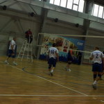 Болельщики поддерживали команду глав.