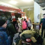 В Волчанске пожарные работают в домах, в садах и на дороге