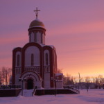 В Волчанске отец Михаил освятил воду на Шестом озере