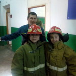 Волчанским школьникам понравились пожарный автомобиль и боевки