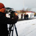 Vip-гости поочередно выступают с речами. На праздник газовиков приехали сотрудники "большого" ТВ