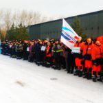 Народ замер - впереди еще один торжественный и символичный момент