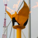 ...красиво горит. Как цветок