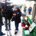 Тележурналистам рассказывают, зачем газовики должны владеть, по сути, медицинскими навыками - всякое бывает, порой сотрудники газовой службы наравне со спасателями оказывают помощь людям