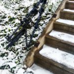 А оператор с видеокамерой где-то гуляет. Работает, конечно, - снимает состязания сварщиков с верхней площадки